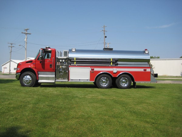 dominator fire tanker truck